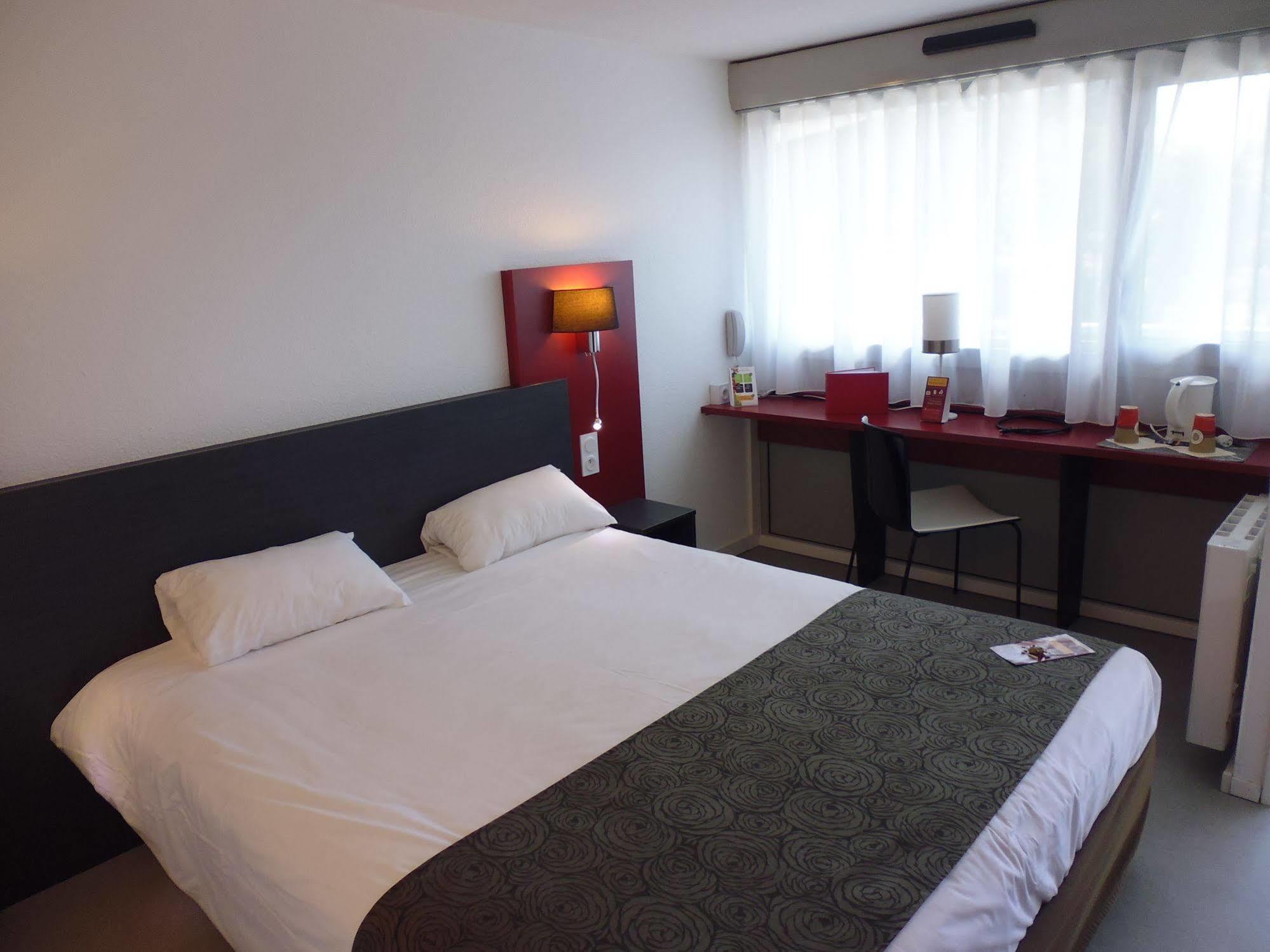 Brit Hotel マイエンヌ エクステリア 写真