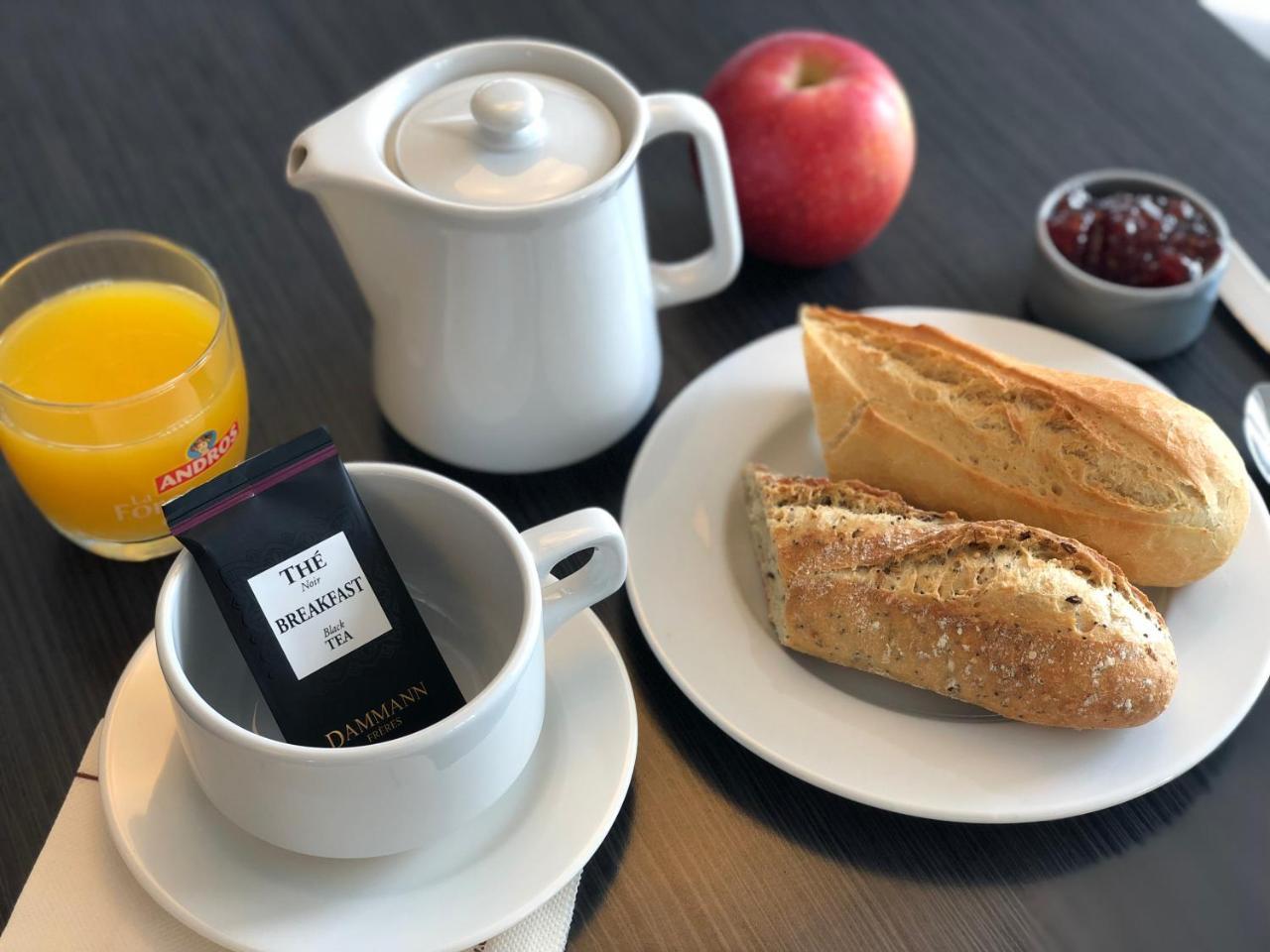 Brit Hotel マイエンヌ エクステリア 写真